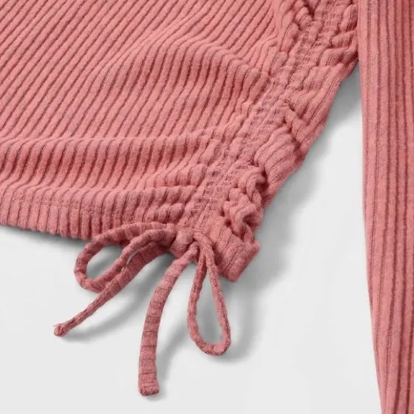 Girls' Art Class Coral Side Cinch Long Sleeve T-
Shirt. Size S (6/6X) - Picture 3 of 5